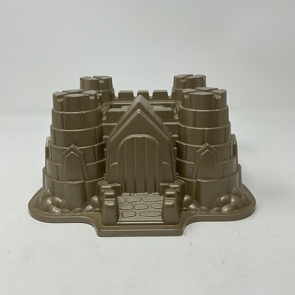 Nordic Ware Castle Bundt Cake Pan 10 Cup Cast Aluminum Made In USA Sandcastle - Picture 1 of 10